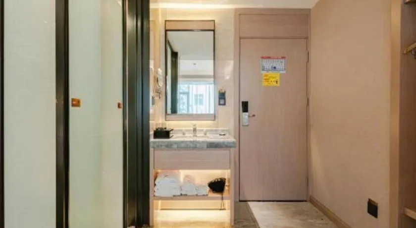 GreenTree Eastern Dali Railway Station Hotel