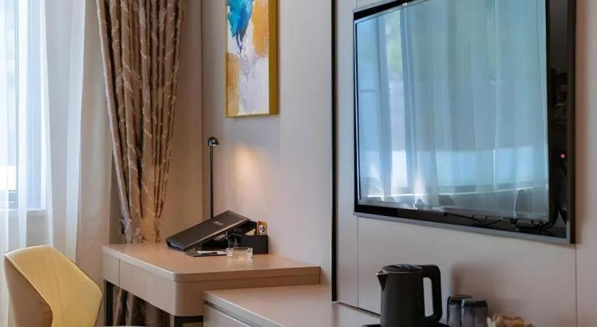 GreenTree Eastern Dali Railway Station Hotel