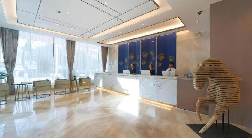 GreenTree Eastern Dali Railway Station Hotel