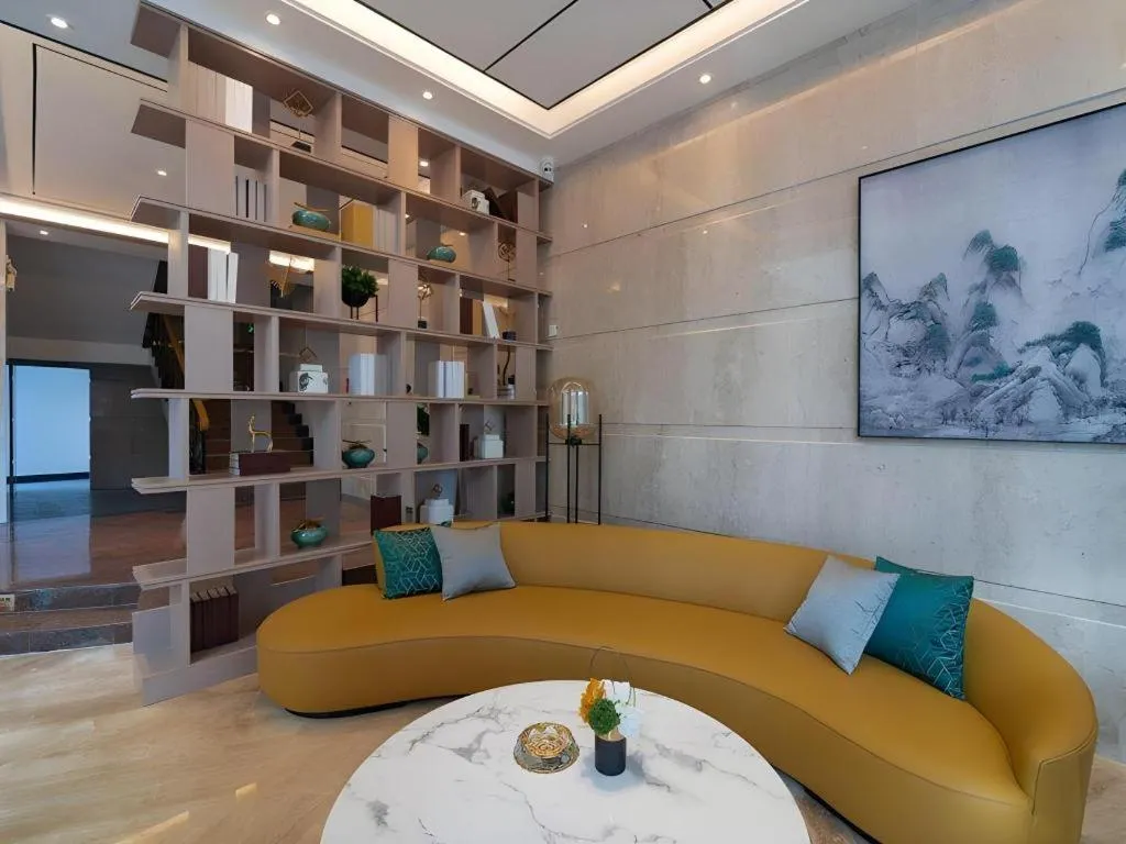 GreenTree Eastern Dali Railway Station Hotel