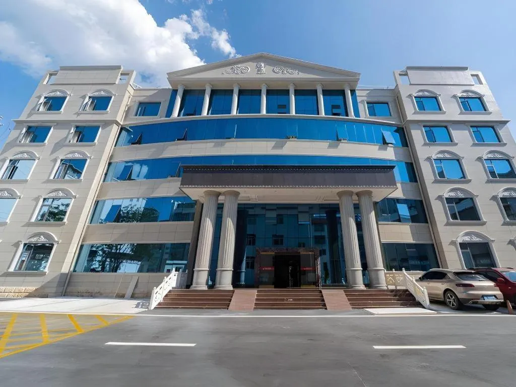 GreenTree Eastern Dali Railway Station Hotel