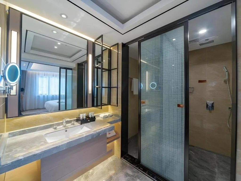 GreenTree Eastern Dali Railway Station Hotel