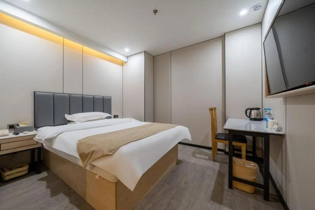 Bed in GreenTree Inn Shanghai Railway Station Macao Road