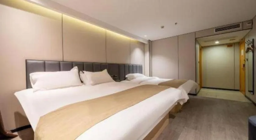 Bed in GreenTree Inn Shanghai Railway Station Macao Road