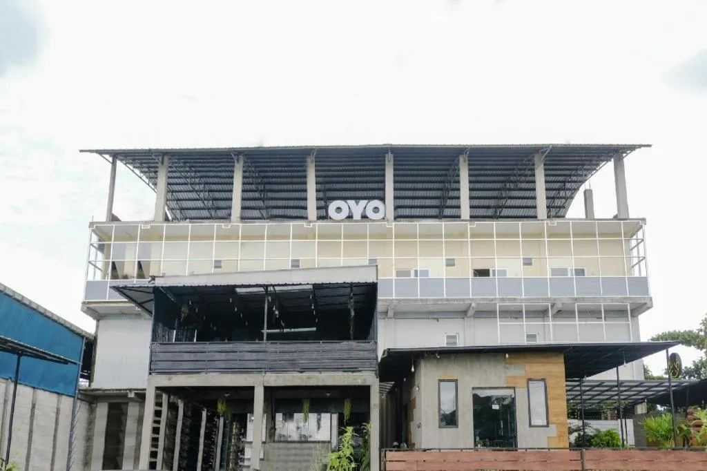 OYO 1468 SM House