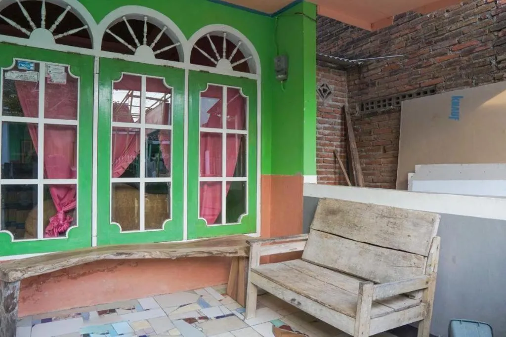 SPOT ON 1762 Gandrung Payungan Family Inn