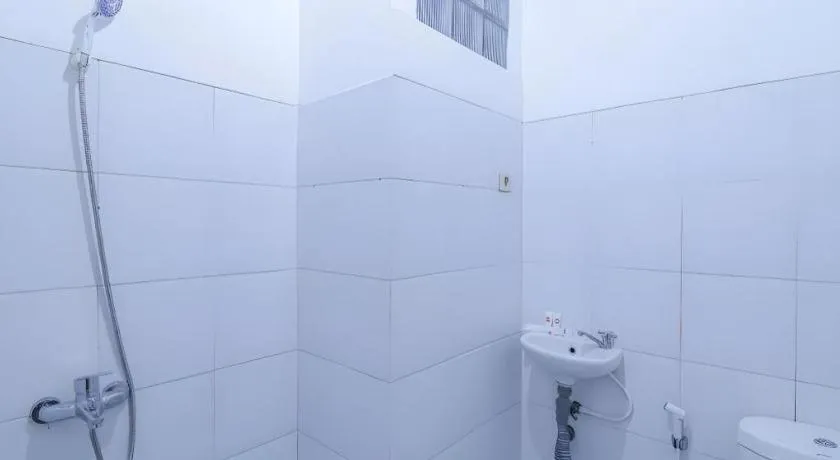 OYO 1755 De'balcon Accomodation Near Ngurah Rai Airport