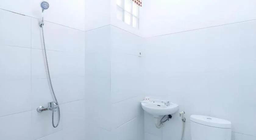 OYO 1755 De'balcon Accomodation Near Ngurah Rai Airport