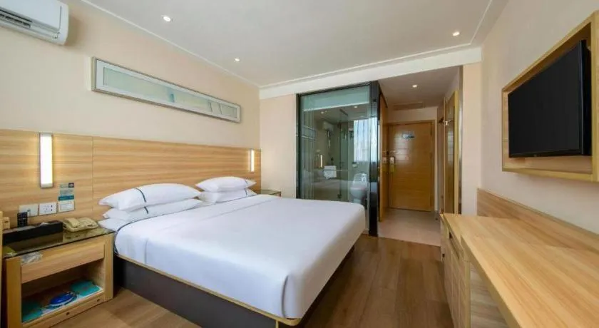 Bed in City Comfort Inn Zhanjiang Shimao Building Chikan Old Street