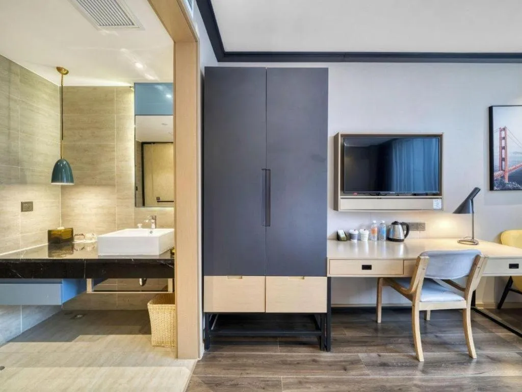 Bed in Atour Light Hotel Hangzhou Future Sci-Tech City