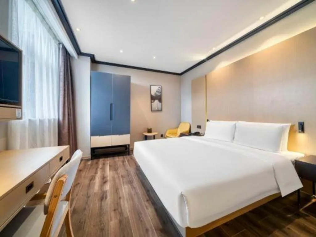 Bed in Atour Light Hotel Hangzhou Future Sci-Tech City