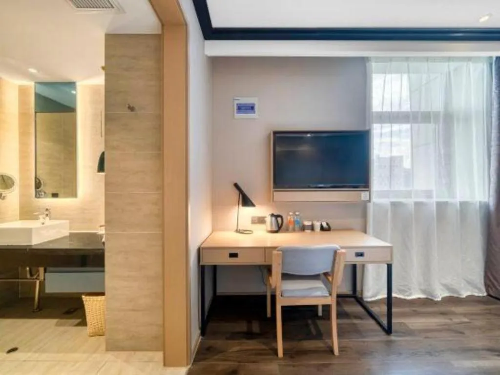 Bed in Atour Light Hotel Hangzhou Future Sci-Tech City