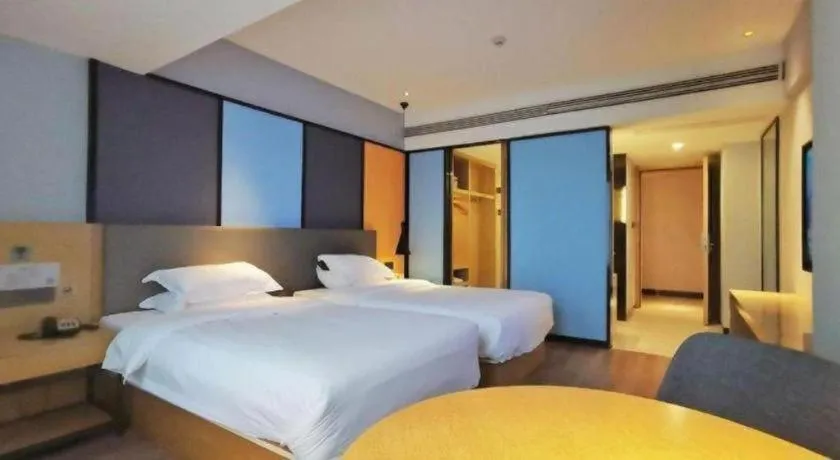 Bed in GreenTree Eastern Hotel Hunan Changsha Xinsha Luositang Metro Station