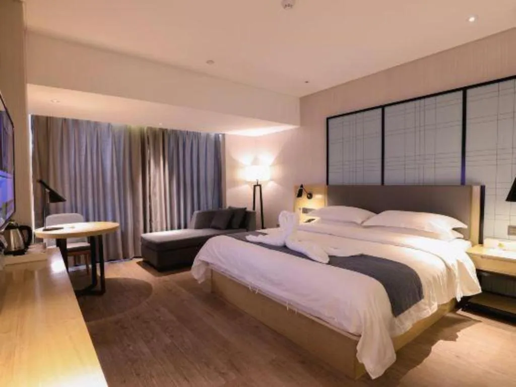 Bed in GreenTree Eastern Hotel Hunan Changsha Xinsha Luositang Metro Station
