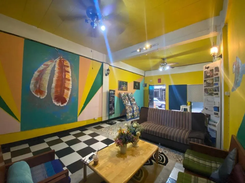 OYO 75303 V Home Guesthouse Sunday Night Market