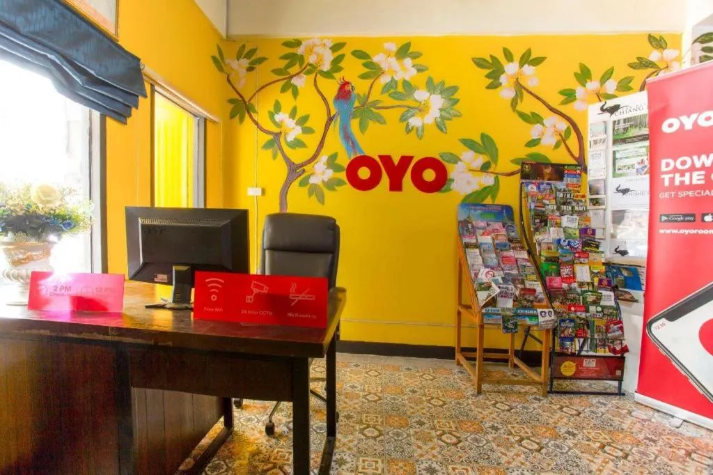 OYO 75303 V Home Guesthouse Sunday Night Market