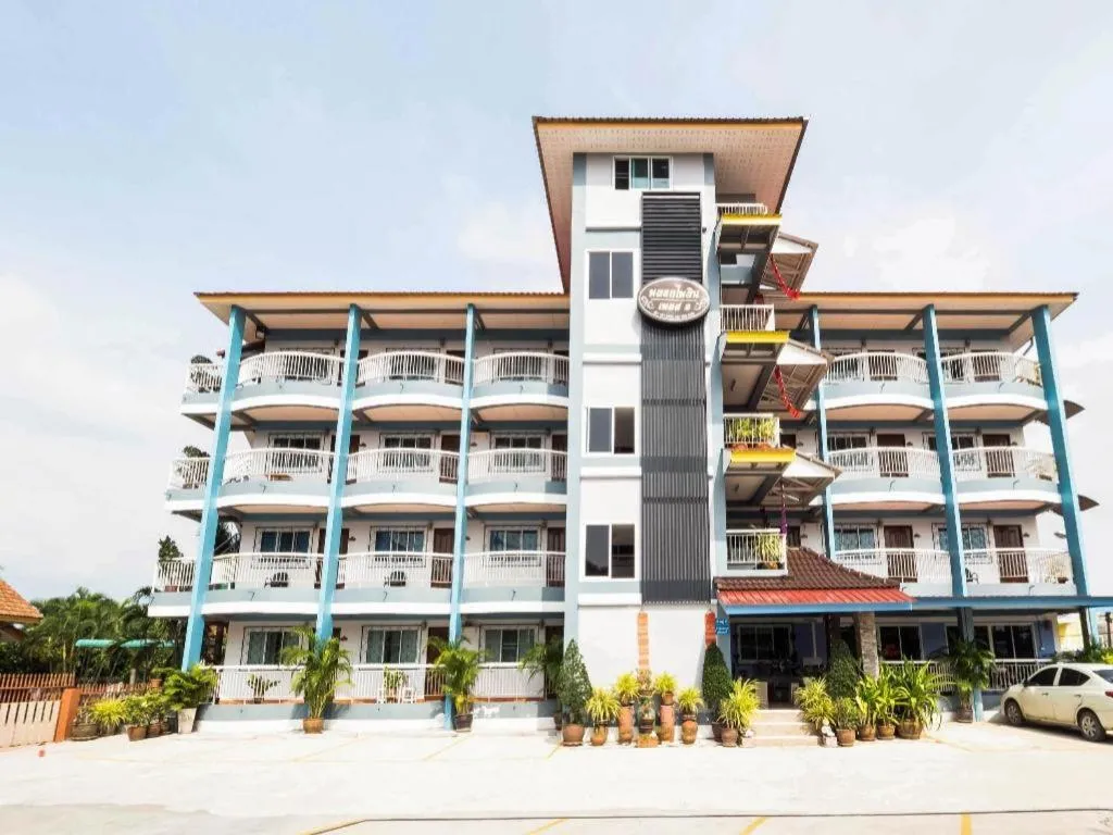 OYO 1157 Ploy Pailin Place