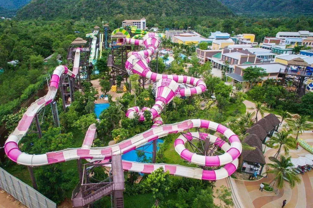 OYO 75305 T Park Pak Chong