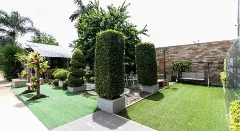 OYO 75305 T Park Pak Chong