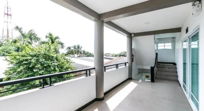 OYO 75305 T Park Pak Chong