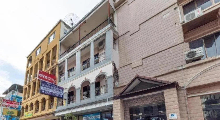 OYO 75327 Diyana Residence