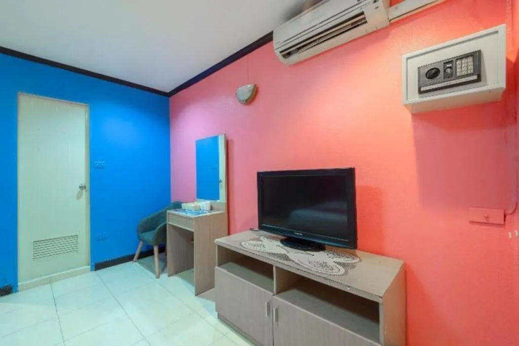 OYO 75327 Diyana Residence