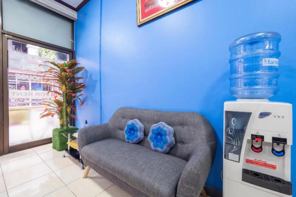 OYO 75327 Diyana Residence