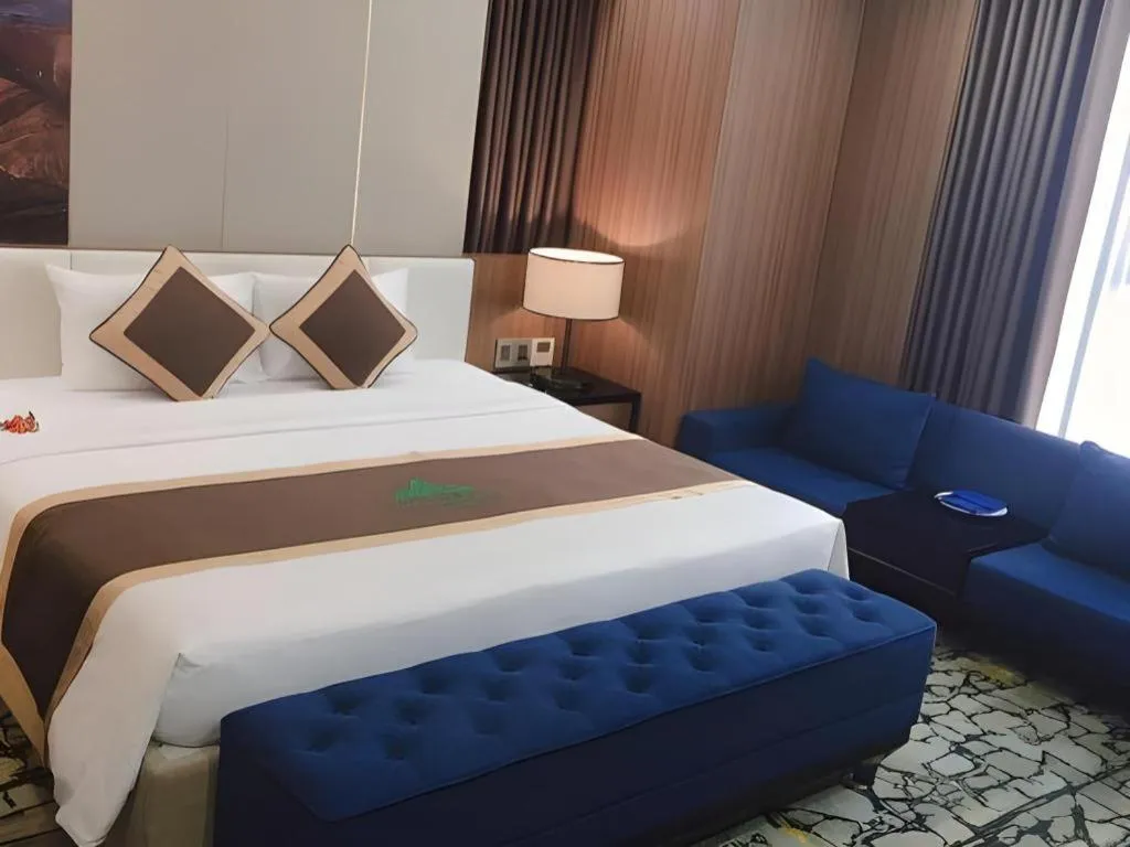 Bed in Khach san Toan Thang Stone