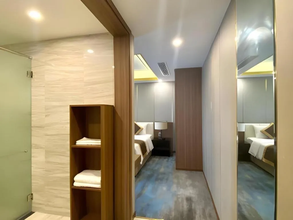 Bed in Khach san Toan Thang Stone