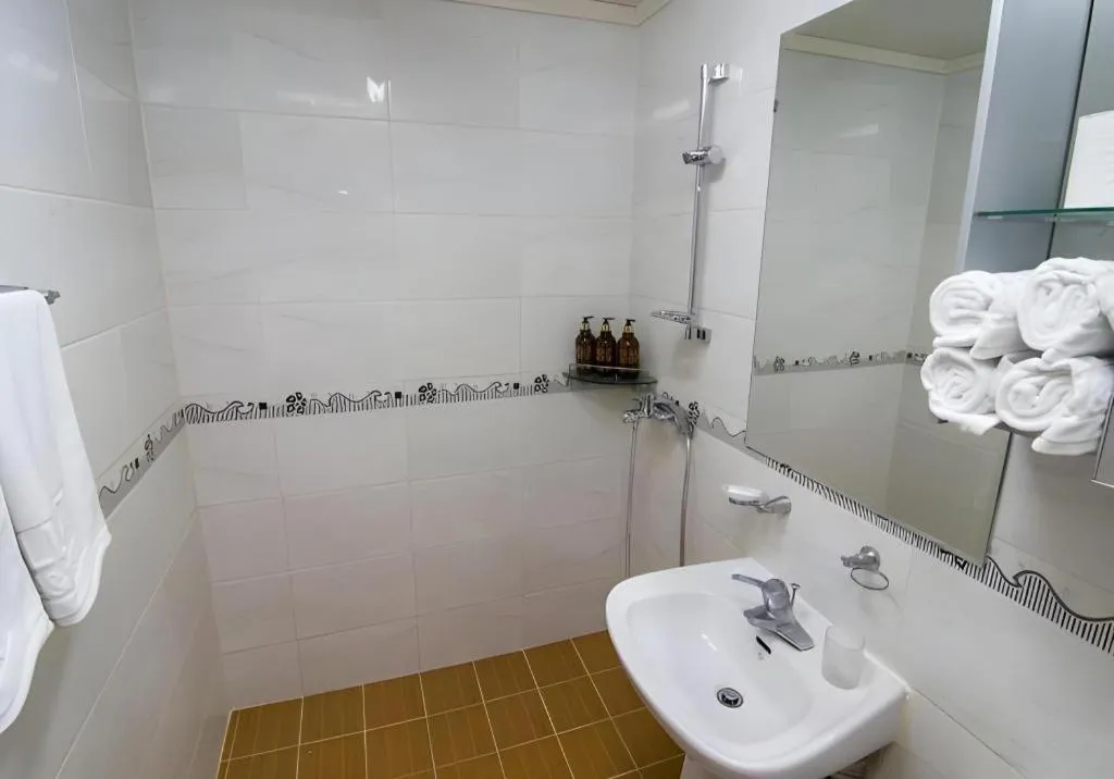 Hyundai Elliot Hotel and Resort