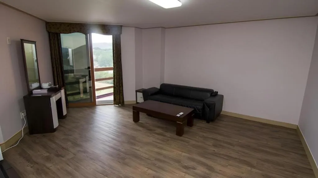 Hyundai Elliot Hotel and Resort