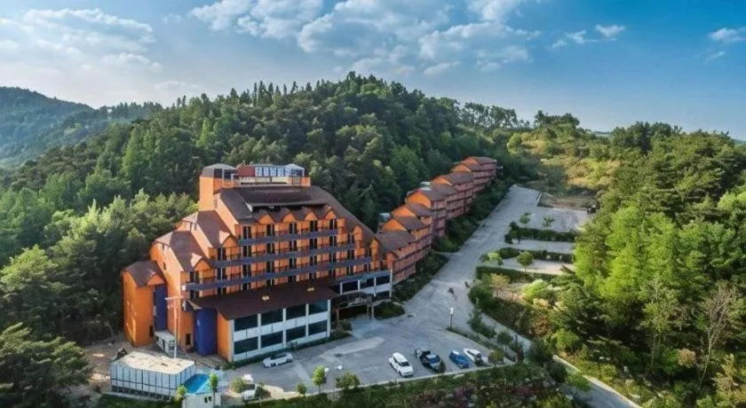 Hyundai Elliot Hotel and Resort