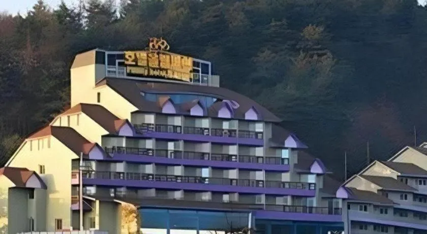 Hyundai Elliot Hotel and Resort