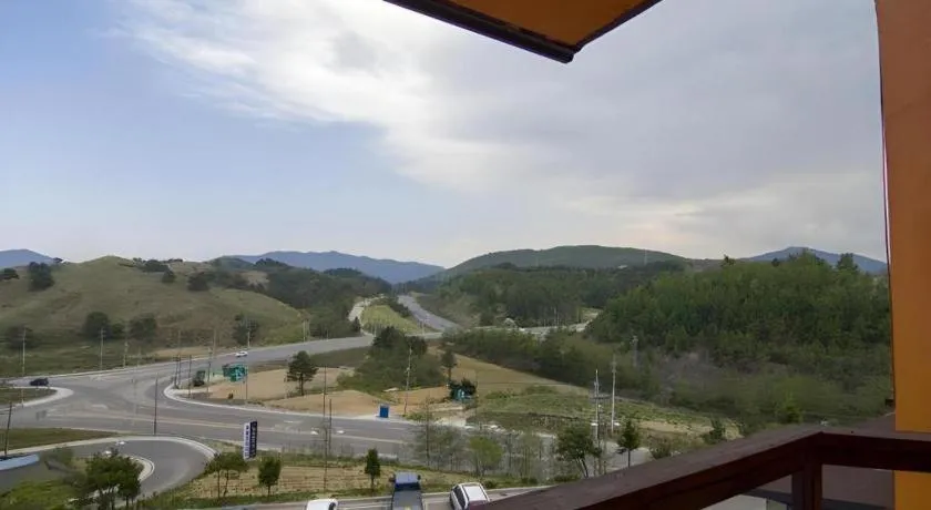 Hyundai Elliot Hotel and Resort