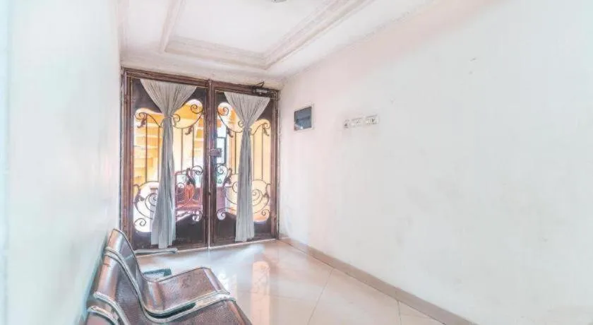 OYO 2765 Mulia Raja Kost