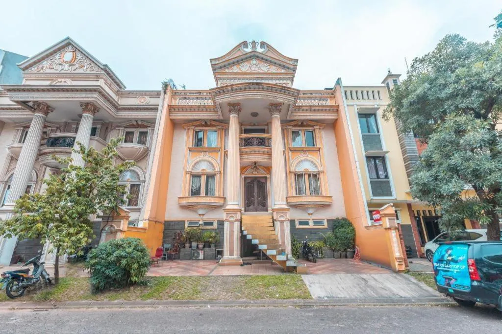 OYO 2765 Mulia Raja Kost