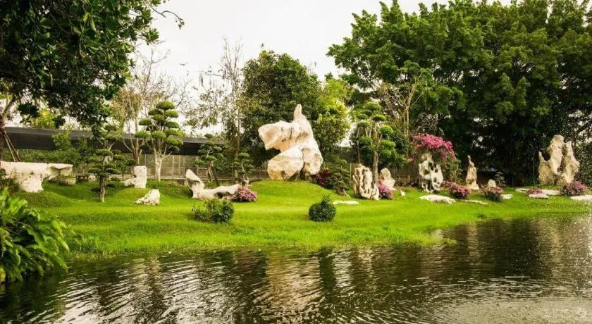 OYO 75383 Danthip Place