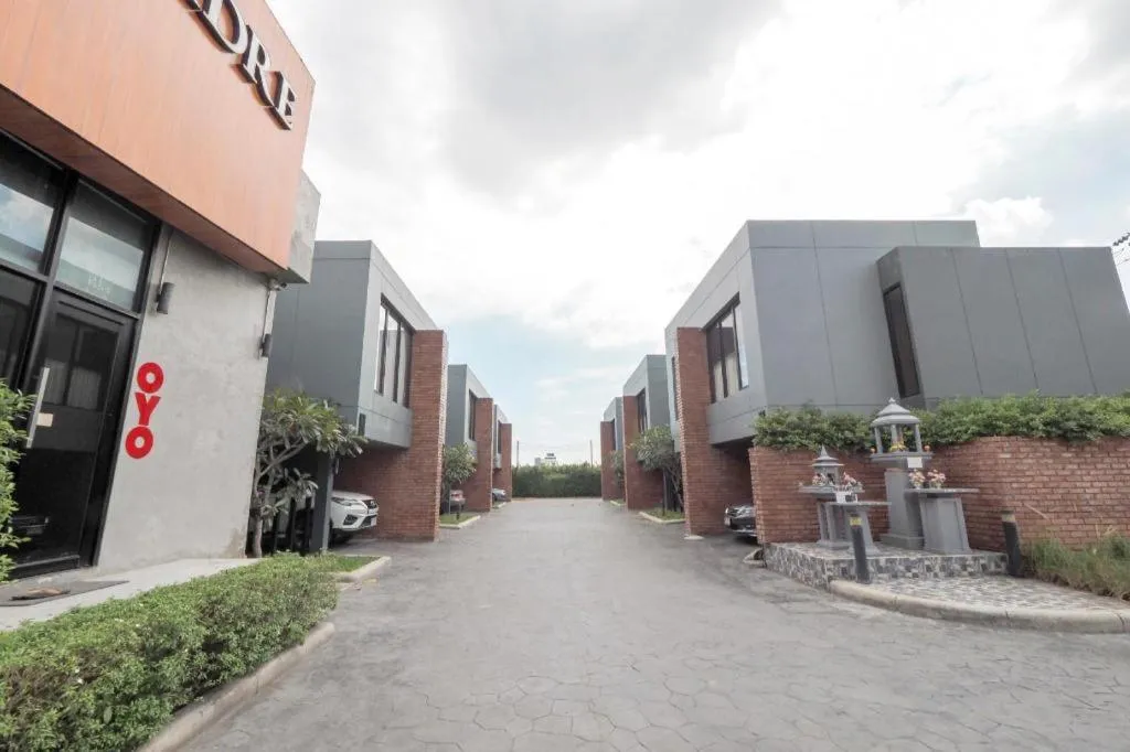 OYO 75368 Demadre Resort