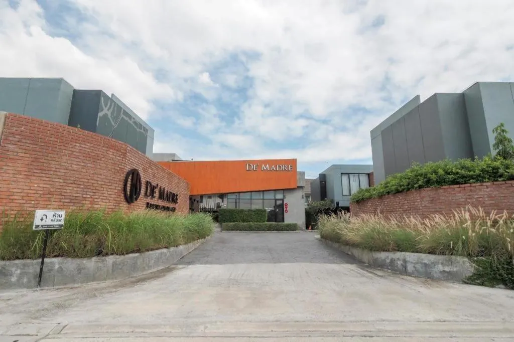 OYO 75368 Demadre Resort