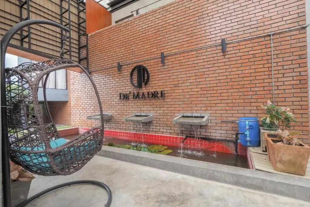 OYO 75368 Demadre Resort