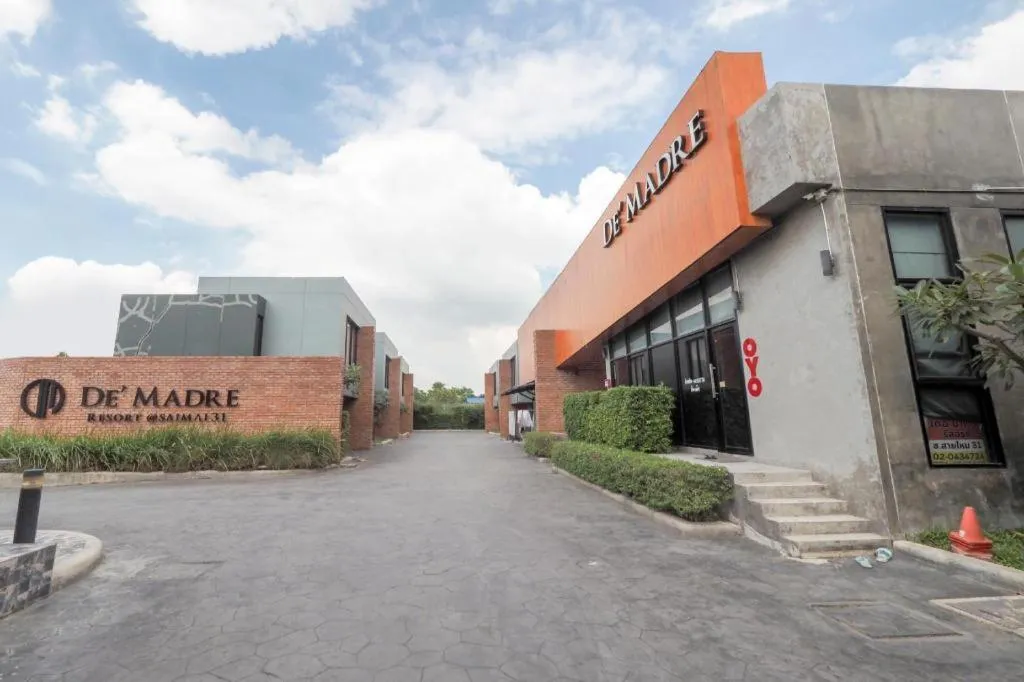 OYO 75368 Demadre Resort