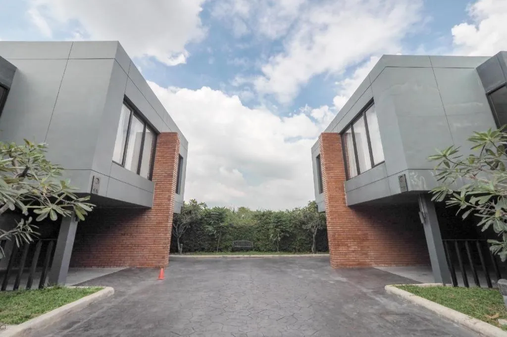 OYO 75368 Demadre Resort