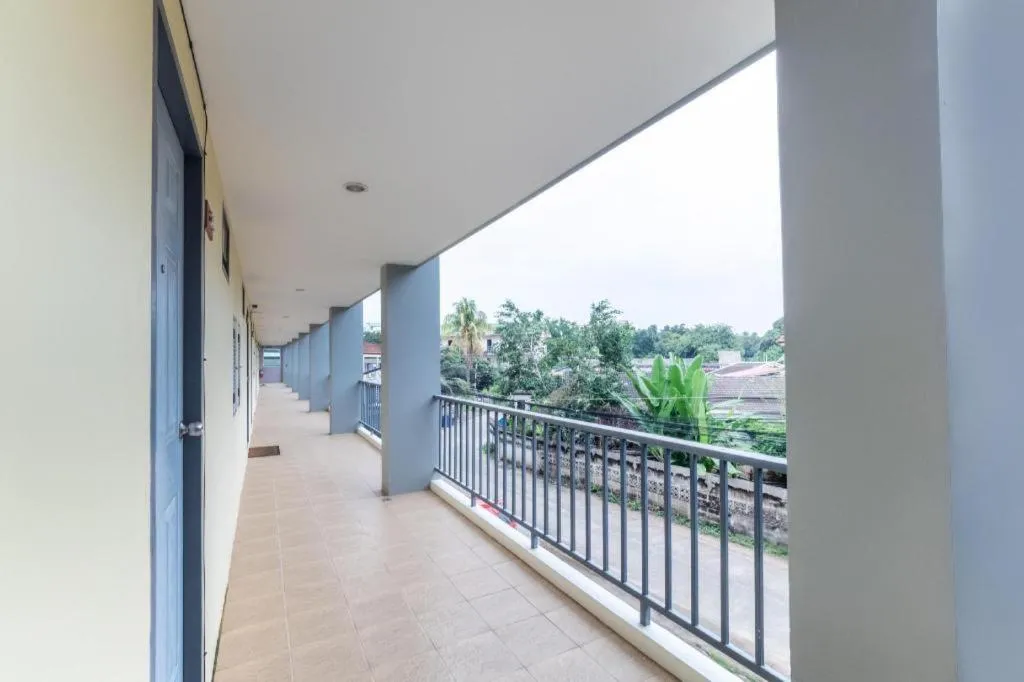 V Place Apartment