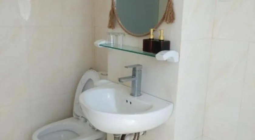 OYO 1167 Haya Hotel