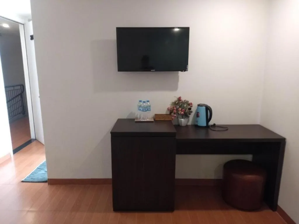 OYO 1167 Haya Hotel