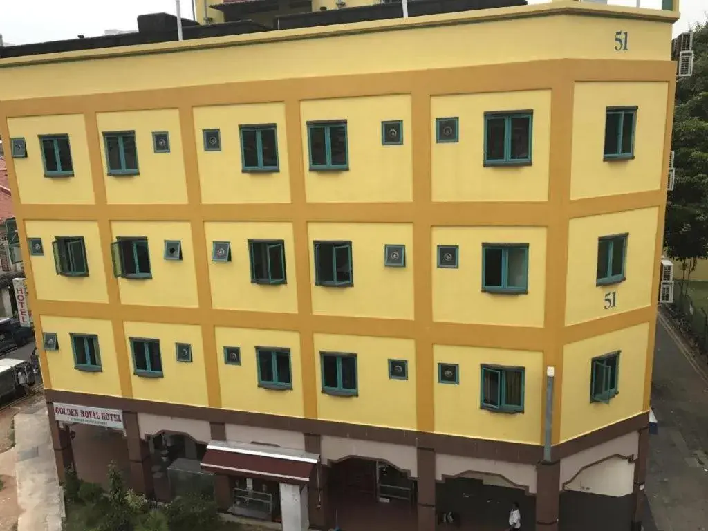 L Hotel @ 51 Desker L Hotel @ 51 Desker