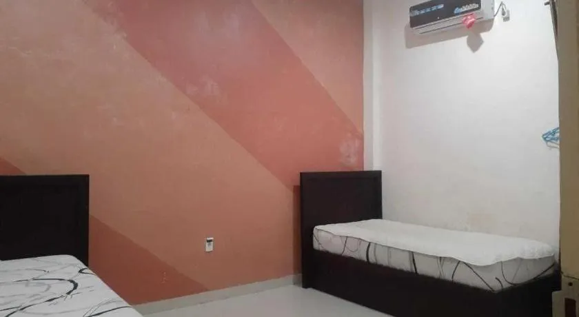 EXPRESS O 91662 Kost Rumah Kaca