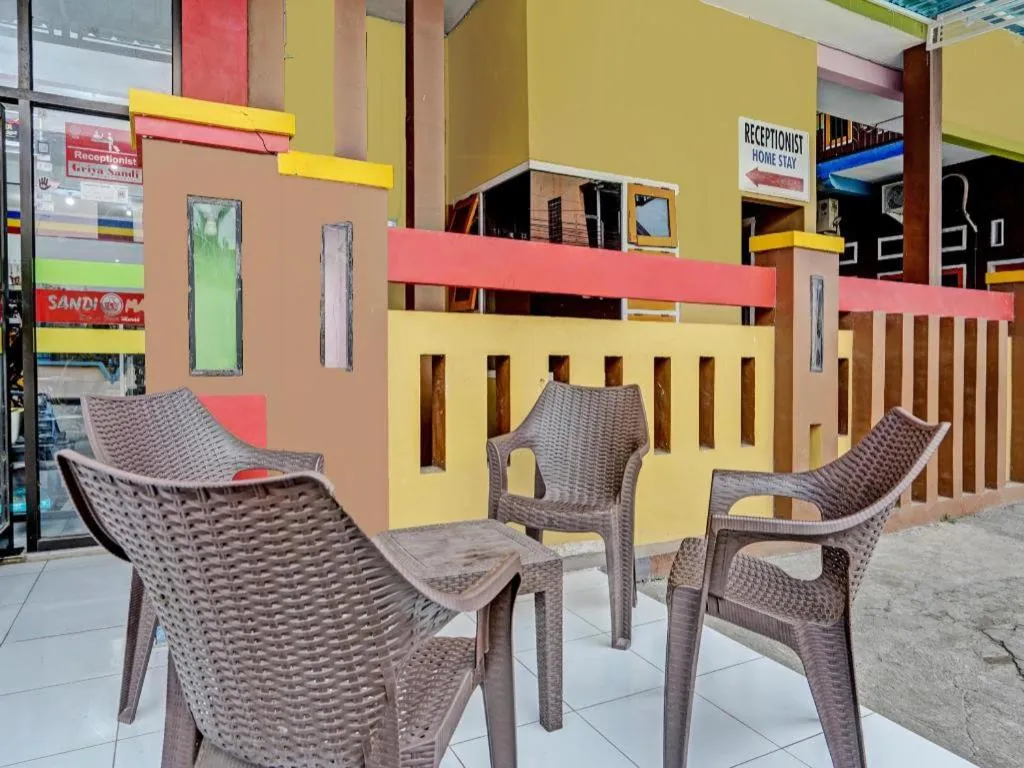 Hotel O Griya Sandi Residence Family NearPantai Boom