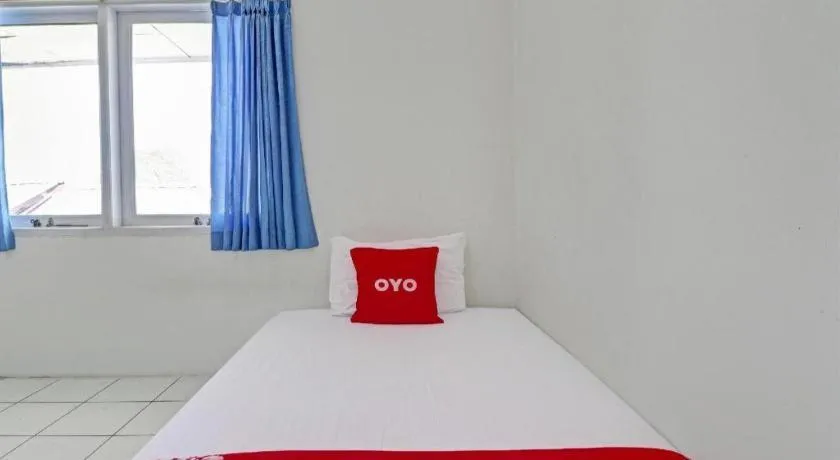 Bed in OYO Life 92630 Siliwangi Residence 63