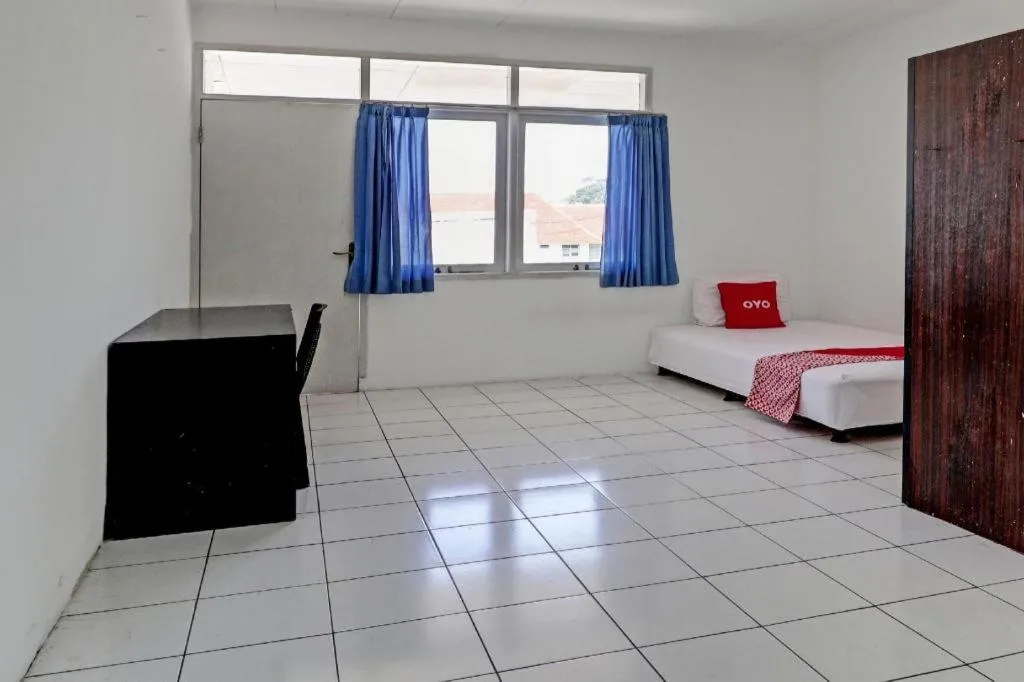 Bed in OYO Life 92630 Siliwangi Residence 63